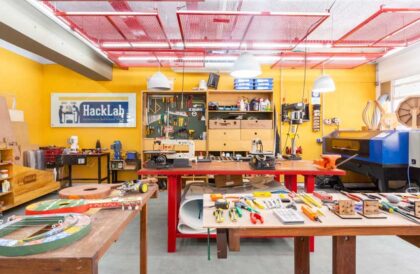 Post: Os laboratórios de informática agora são hacklabs: veja como funciona